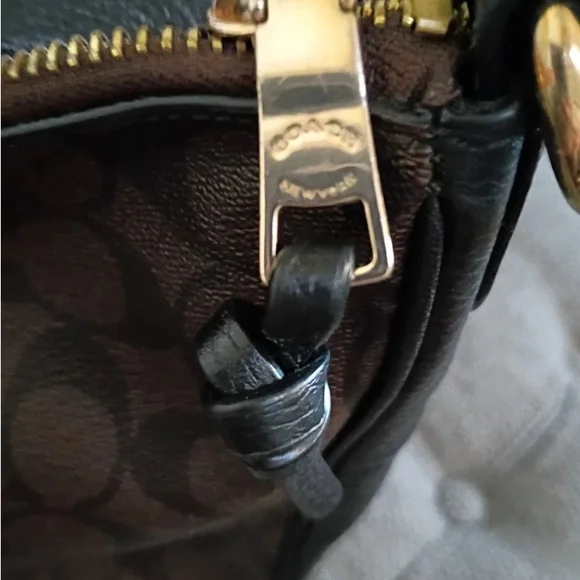 Coach Signature Brown and Black Leather Bag - Picture 4 of 6